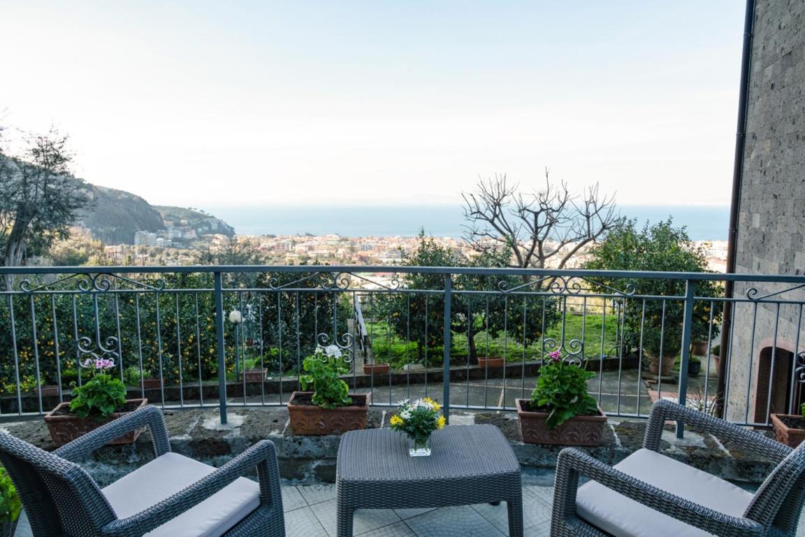Sorrentovibes - Sea View Rooftop Apartment With Jacuzzi & Garden Экстерьер фото