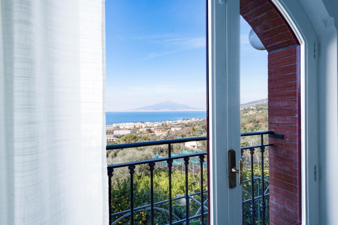 Sorrentovibes - Sea View Rooftop Apartment With Jacuzzi & Garden Экстерьер фото